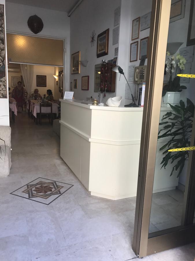 Hotel Bali Виареджо Экстерьер фото